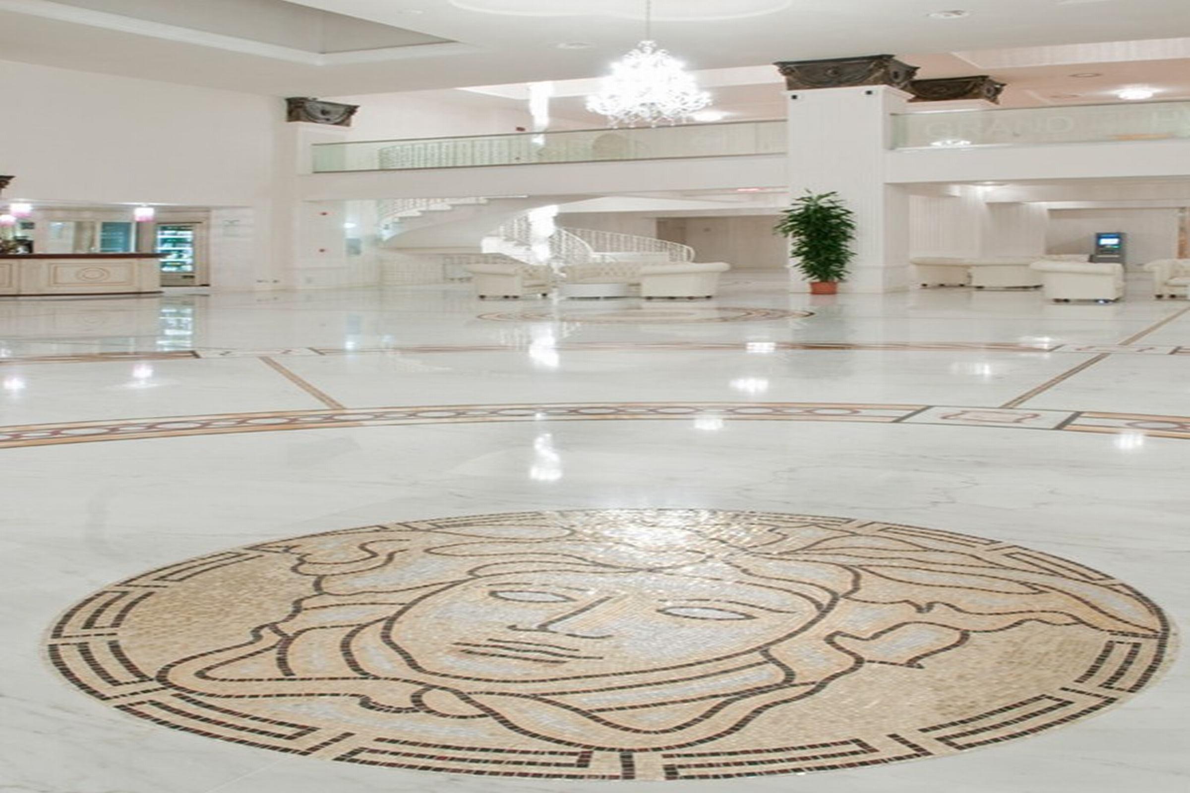 Grand Hotel Italia Cluj-Napoca Exterior photo Interior of the hotel