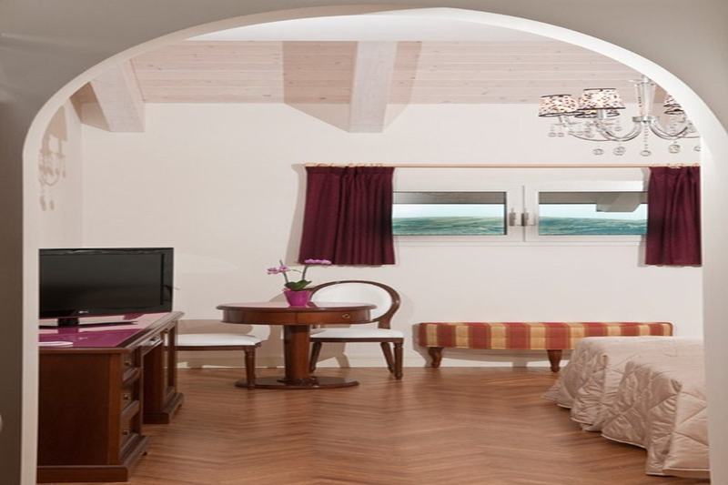 Grand Hotel Italia Cluj-Napoca Exterior photo A room at the hotel
